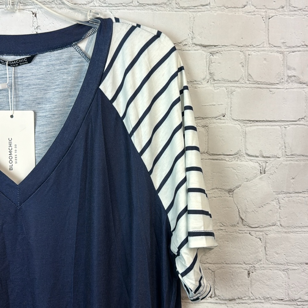 BloomChic Navy & White Striped Raglan Sleeve Pocket Dress Plus Size 1X - Picture 4 of 6
